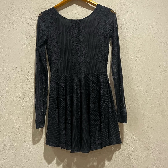 For Love & Lemon Black Lace Long Sleeved Mini Dress - Picture 1 of 4